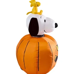 3.5 Foot Peanuts Classic Snoopy Halloween Inflatable Lawn Decoration