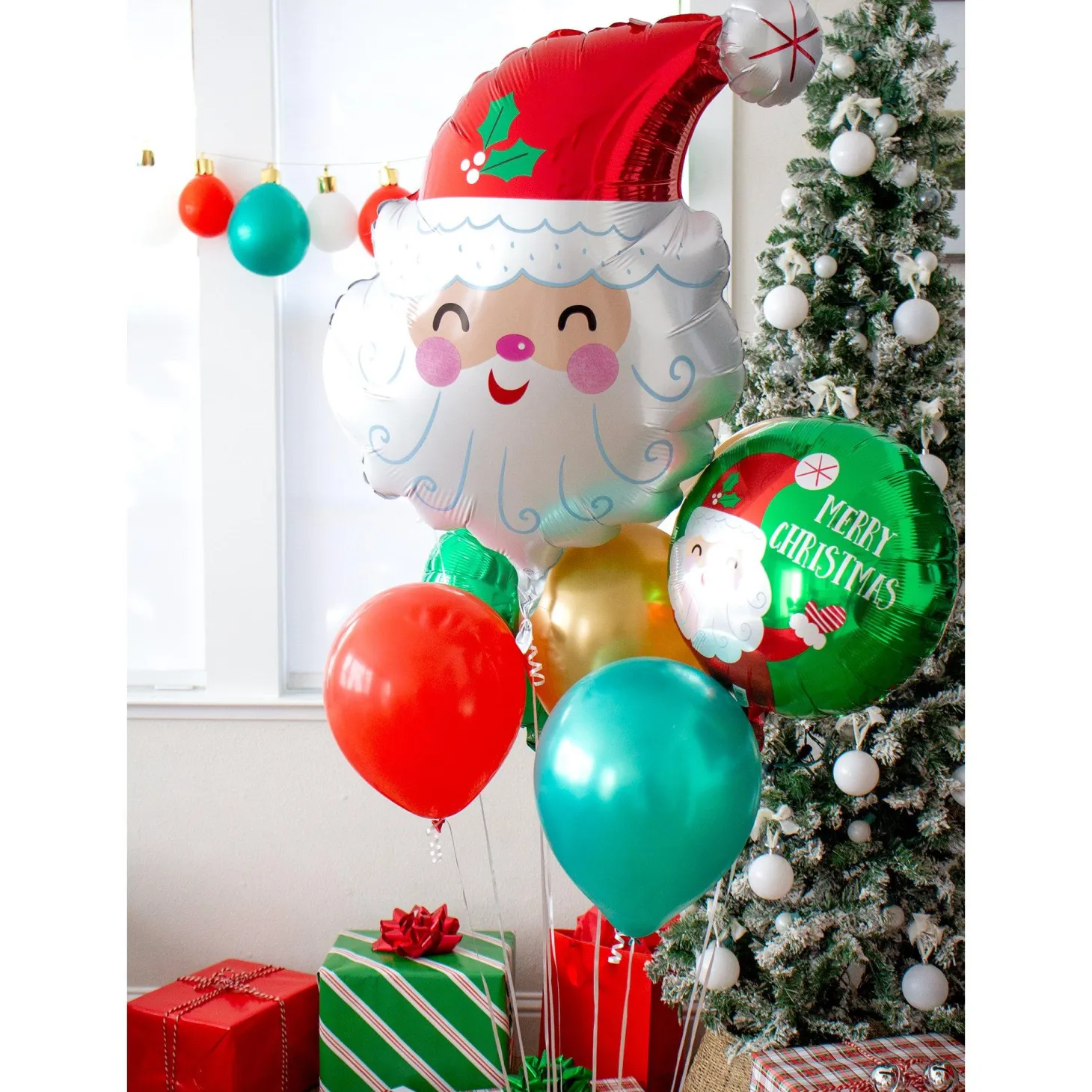 Smiley Santa Head Christmas Foil Balloon, 19in x 27in